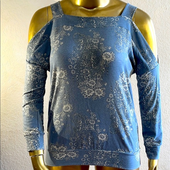 Shirt - Picture 1 of 4